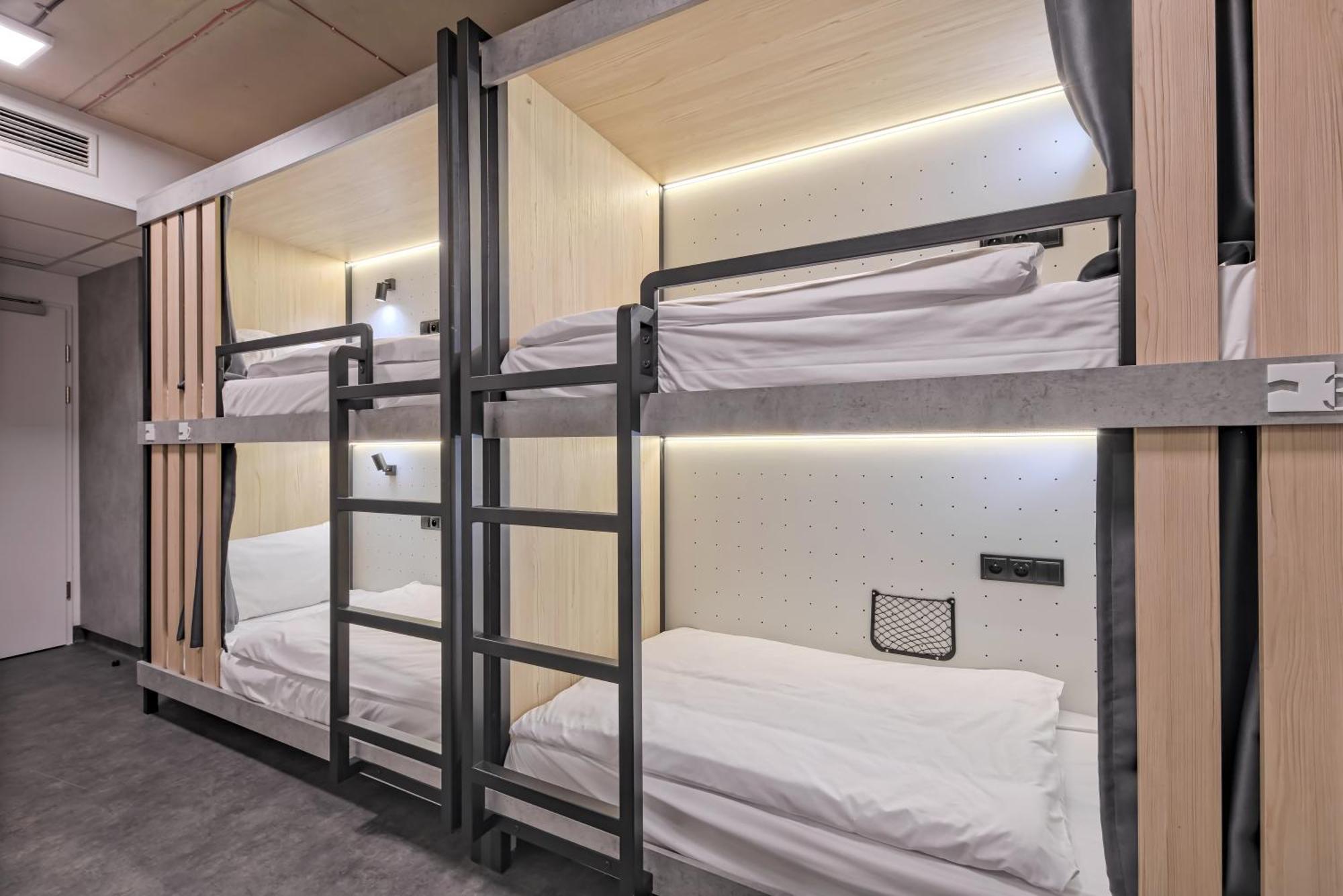 Easy One Premium Art Aparthotel Krakow Bagian luar foto