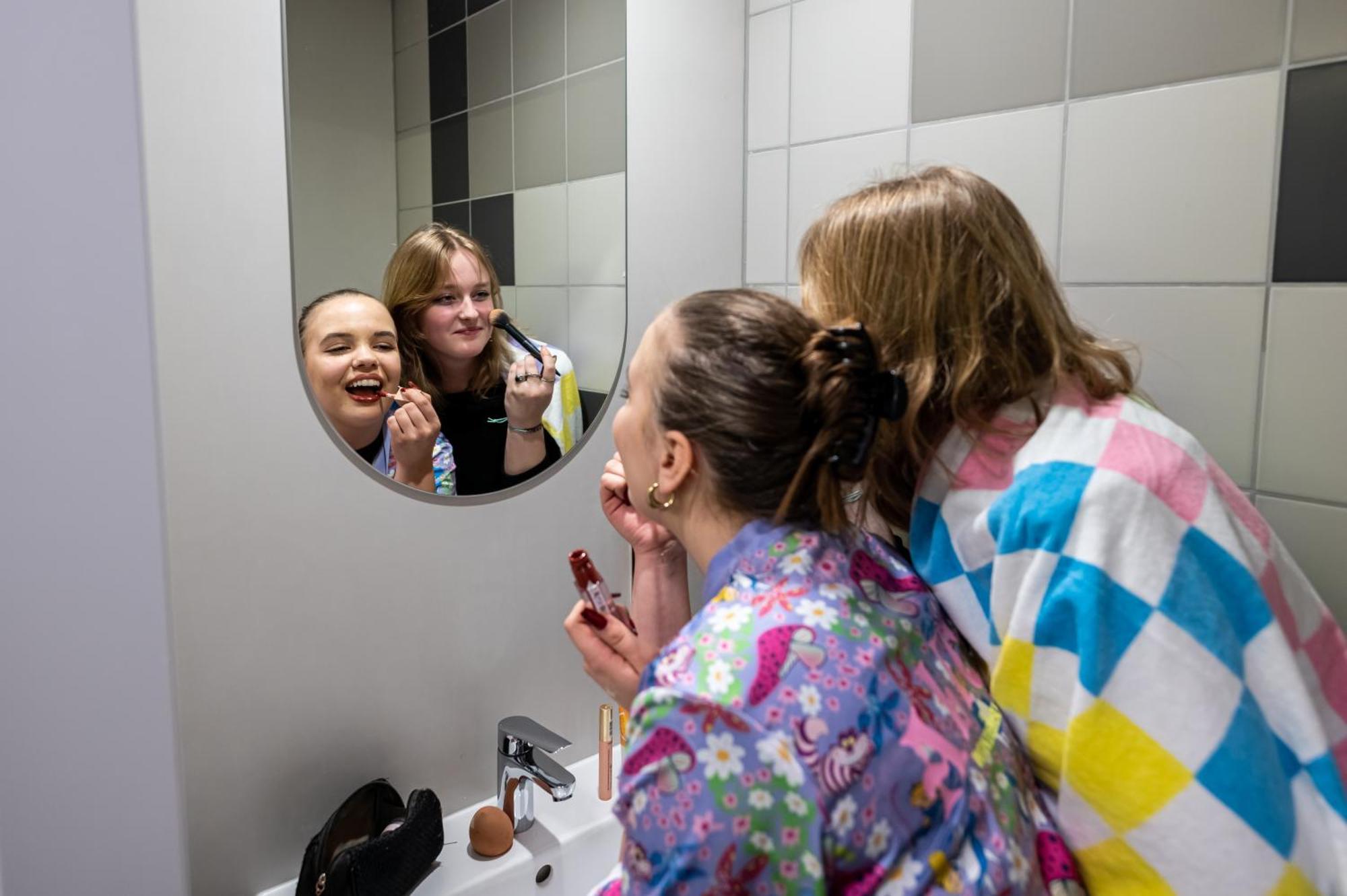 Easy One Premium Art Aparthotel Krakow Bagian luar foto