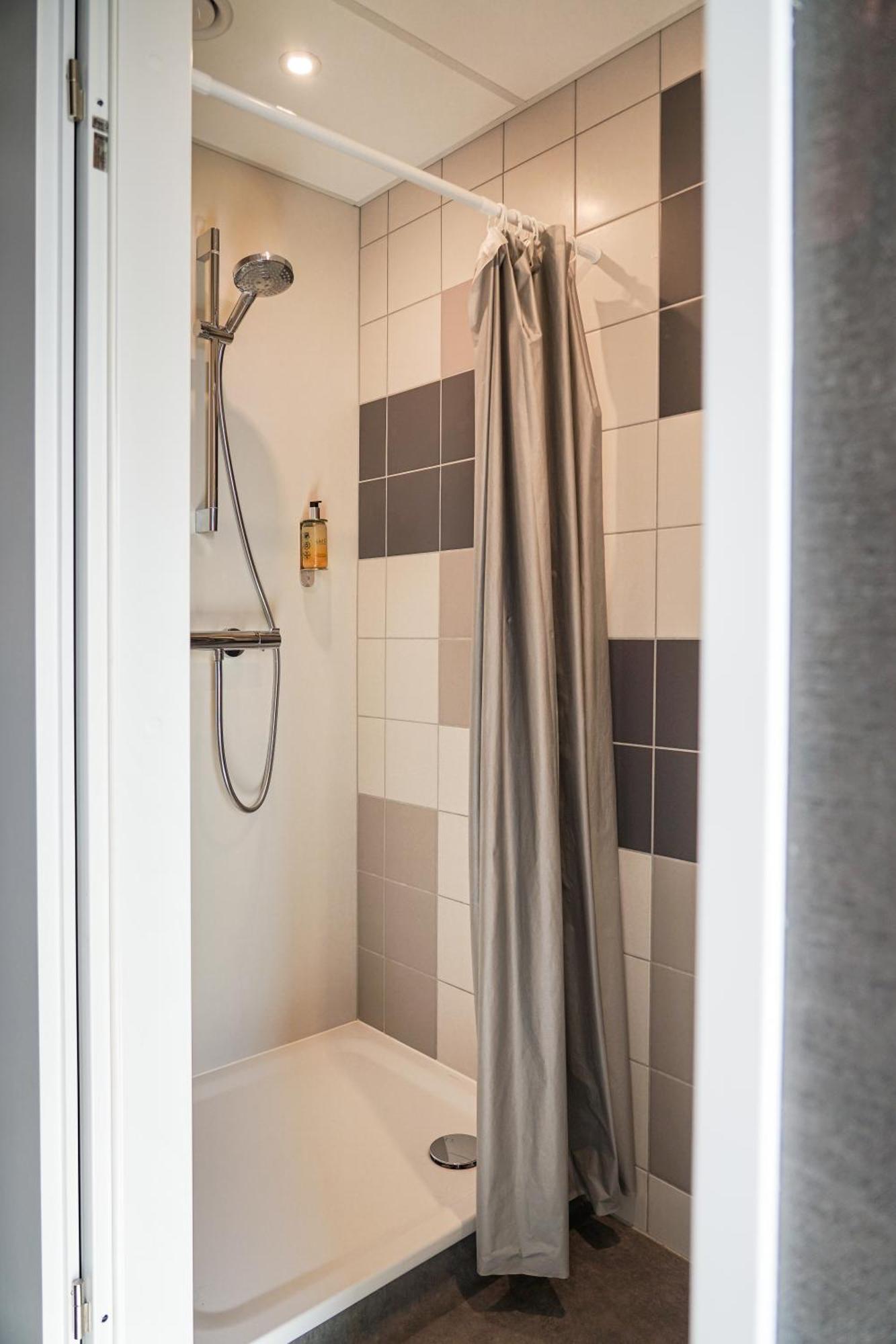Easy One Premium Art Aparthotel Krakow Bagian luar foto