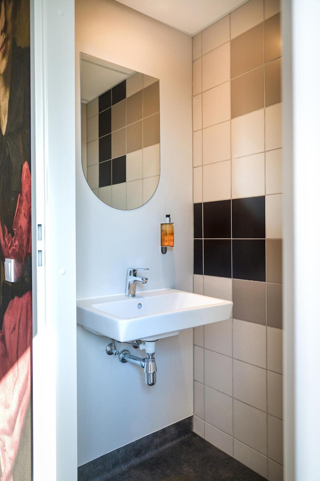 Easy One Premium Art Aparthotel Krakow Bagian luar foto
