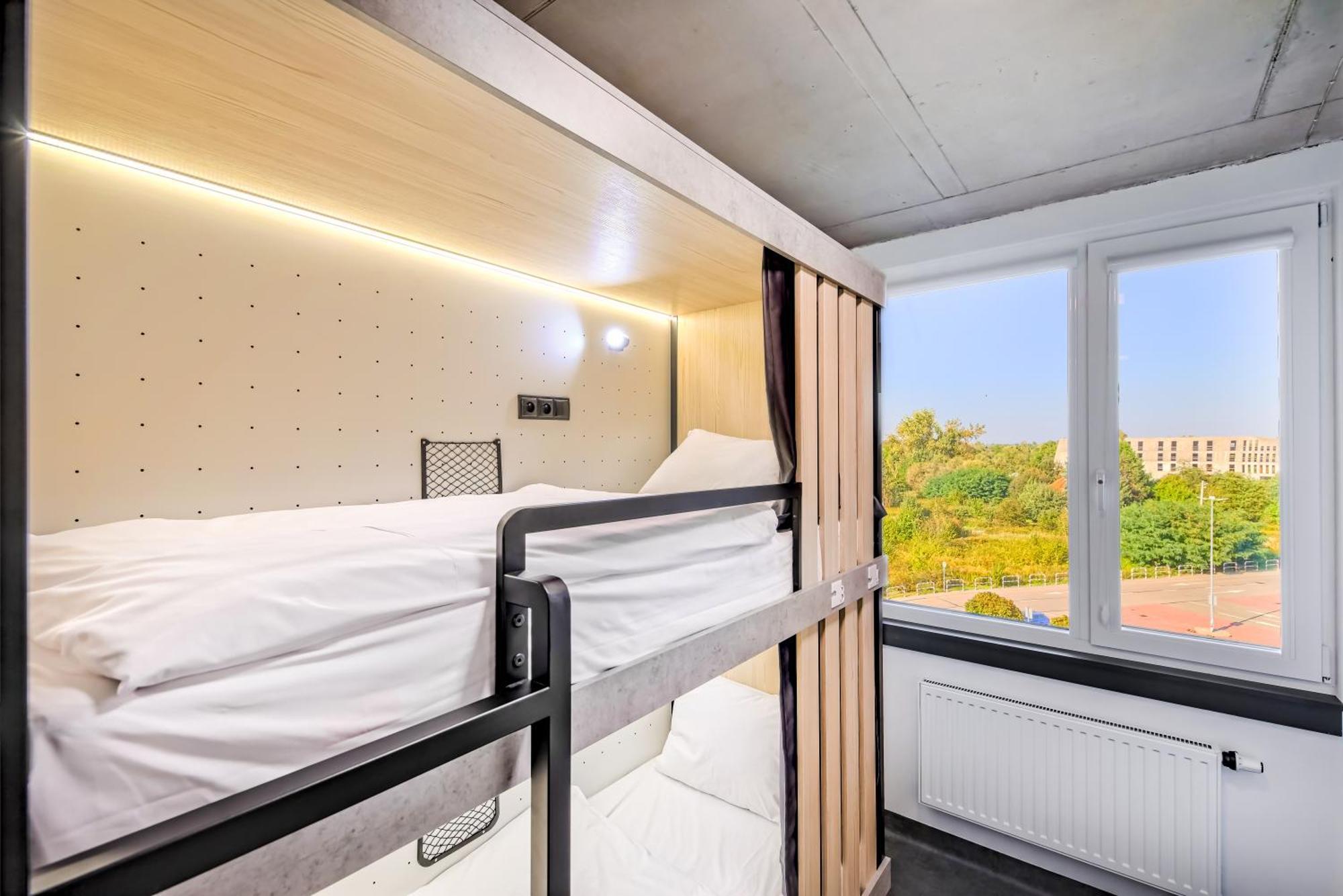 Easy One Premium Art Aparthotel Krakow Bagian luar foto