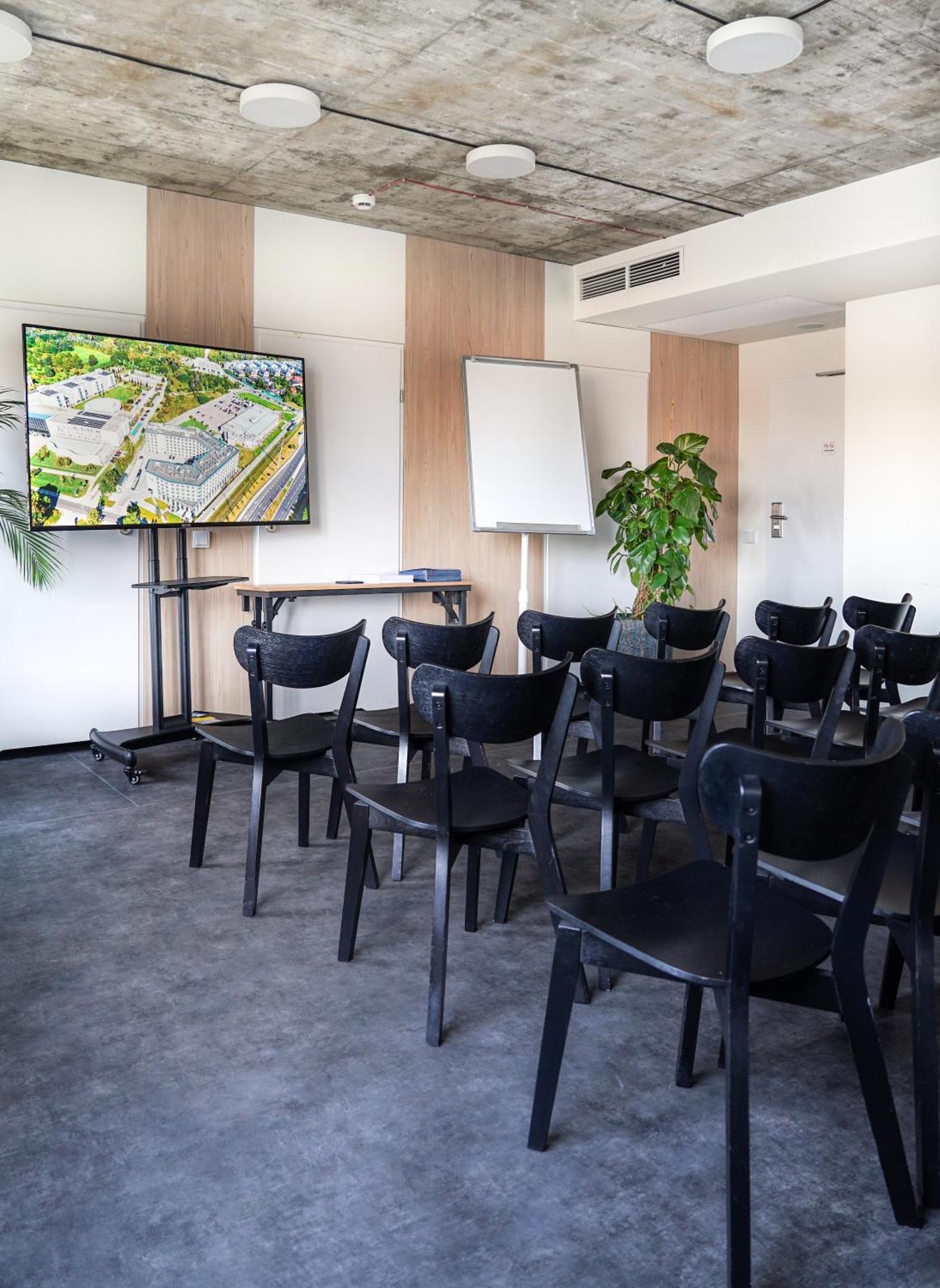 Easy One Premium Art Aparthotel Krakow Bagian luar foto