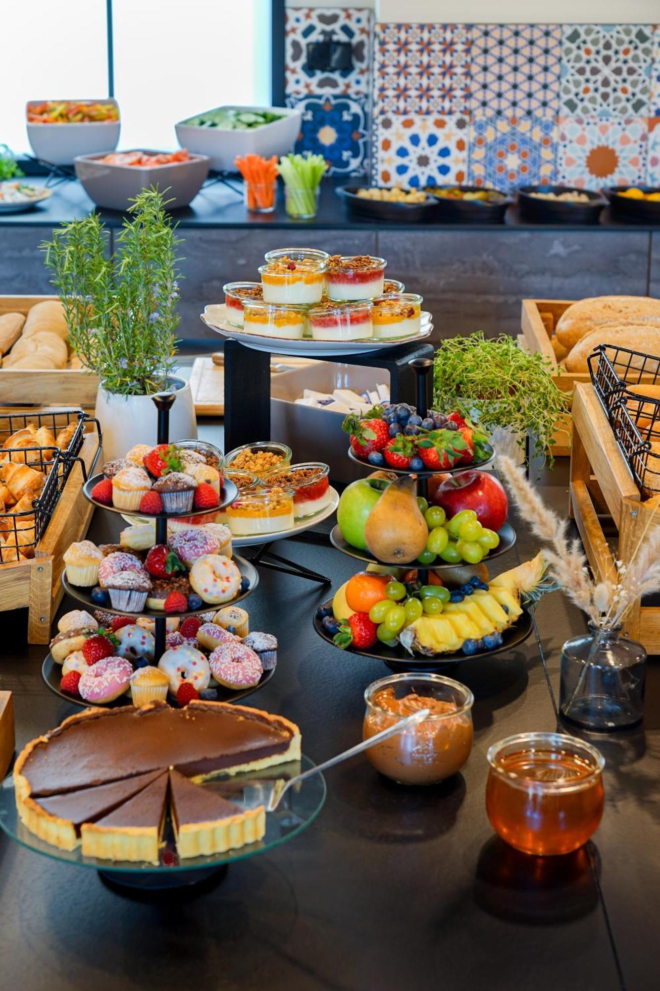 Easy One Premium Art Aparthotel Krakow Bagian luar foto