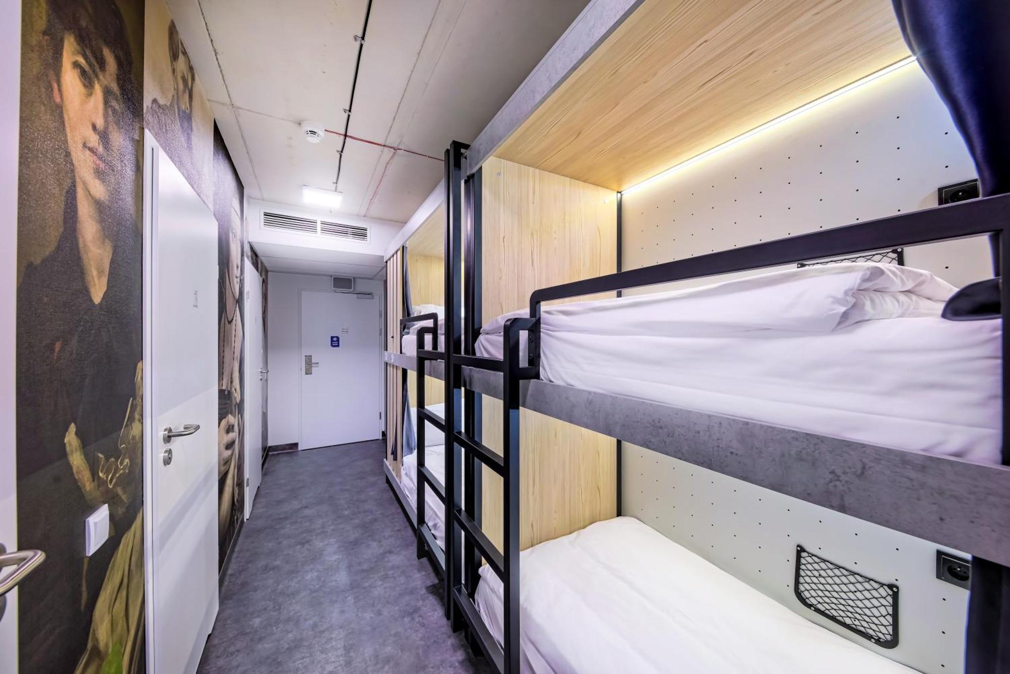 Easy One Premium Art Aparthotel Krakow Bagian luar foto